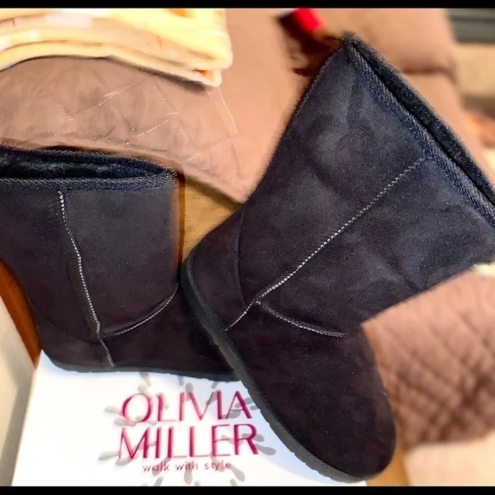 NIB-Olivia Miller Faux-Fur Lined Boot